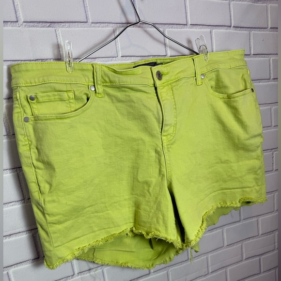 Torrid Women's Neon Yellow Cutoff Shorts - plus Size 22 - Picture 4 of 9